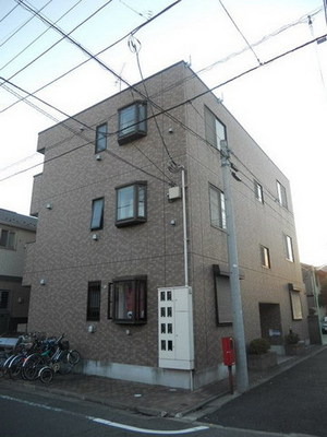 Building appearance. Ikegami Commute comfortably in a 4-minute walk from Kugahara Station