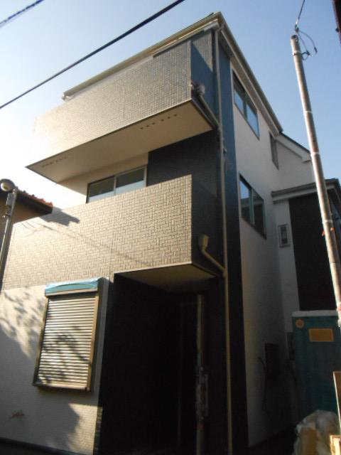 Local appearance photo. Local (11 May 2013) Shooting