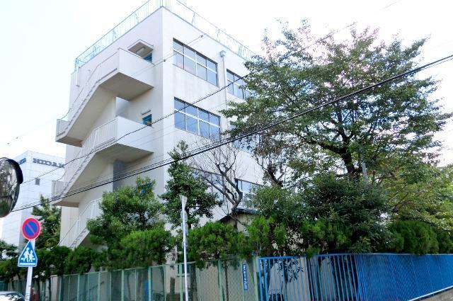 Primary school. Ota 97m to stand Takahata elementary school