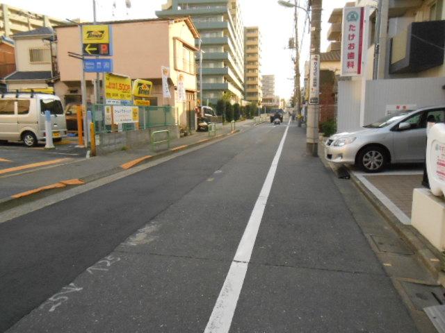 Local photos, including front road. Local (11 May 2013) Shooting