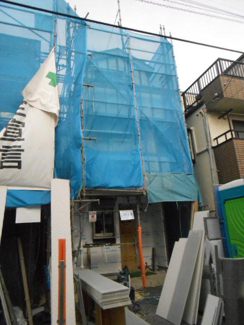 Local appearance photo. Local (11 May 2013) Shooting