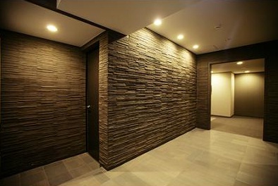 Entrance. Fashionable entrance