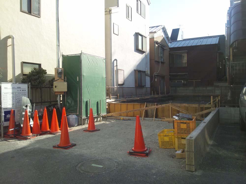 Local appearance photo. Local (12 May 2013) Shooting