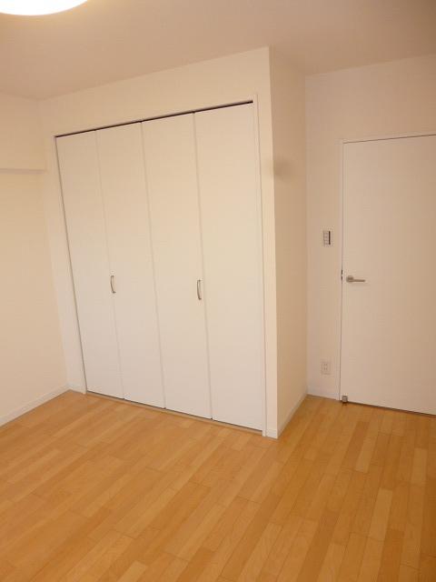 Non-living room. closet