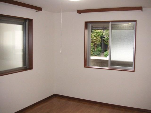 Non-living room. Indoor (11 May 2013) Shooting