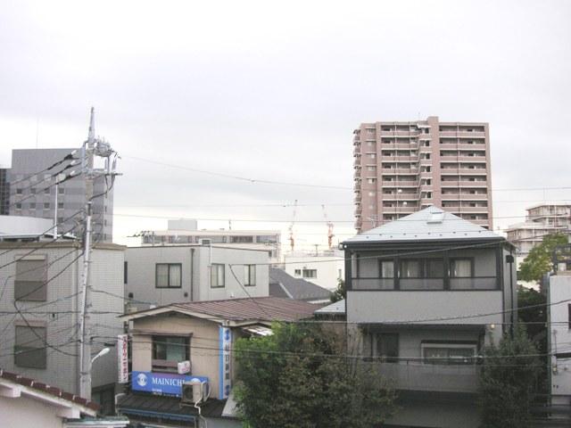 View photos from the dwelling unit. View from the site (November 2013) Shooting