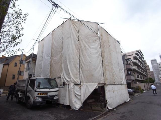 Local photos, including front road. Local (10 May 2013) Shooting