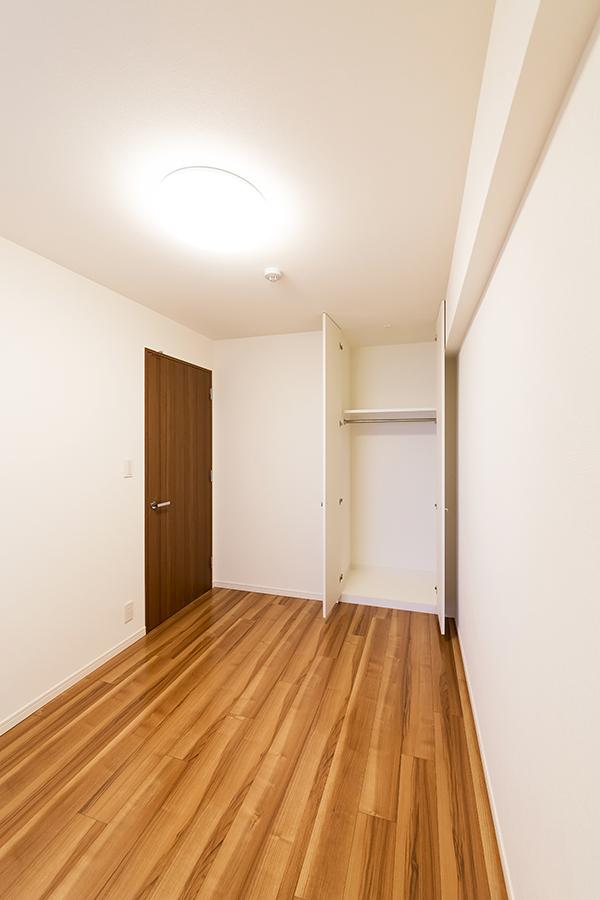 Non-living room. About 5.5 Pledge of Western-style 2 with closet