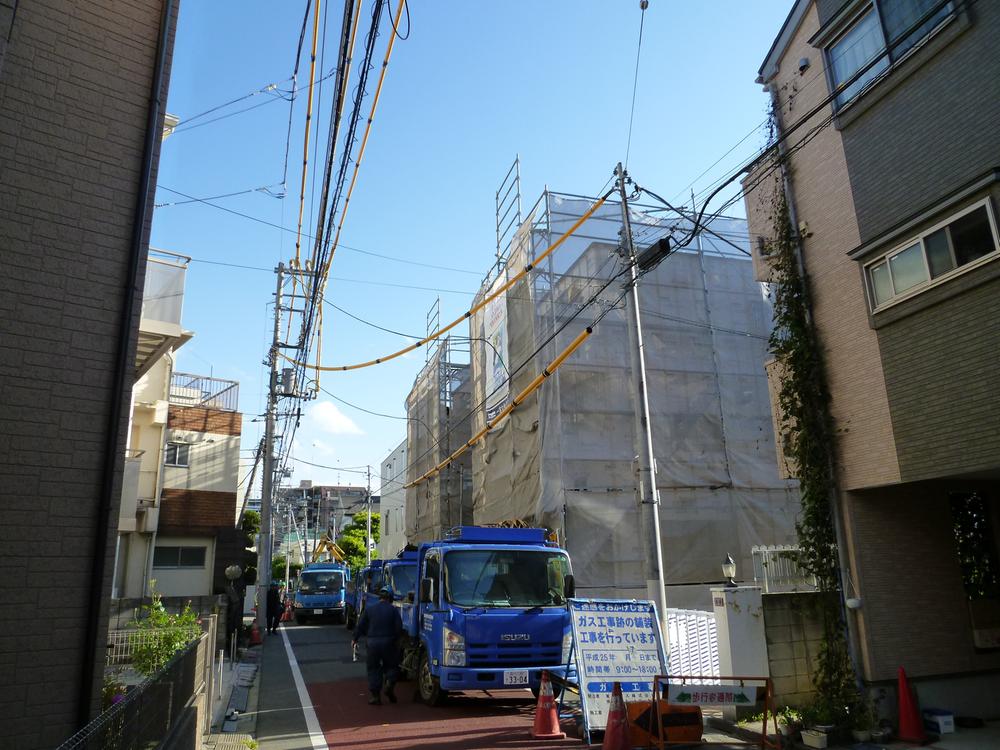 Local photos, including front road. Local (May 2013) Shooting