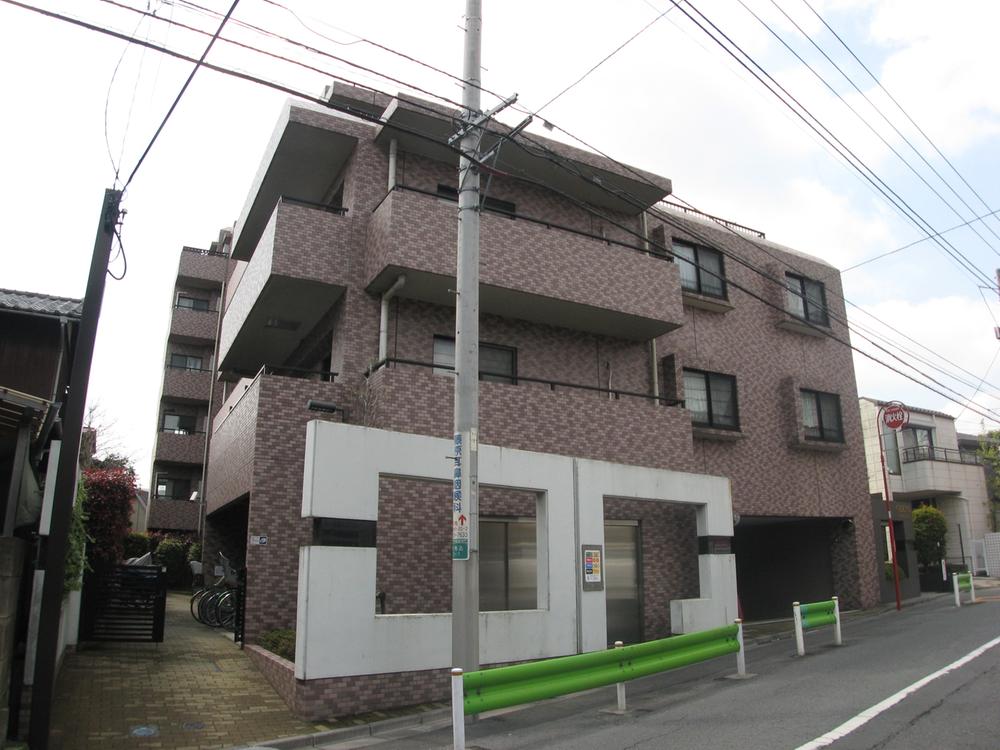 Local appearance photo. Local (11 May 2013) Shooting