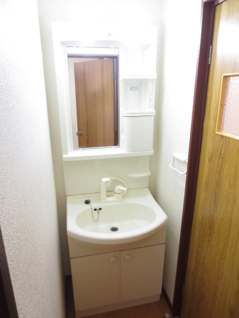 Washroom. Wash basin