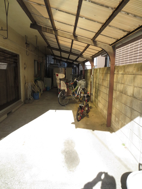 Other common areas. Place for storing bicycles