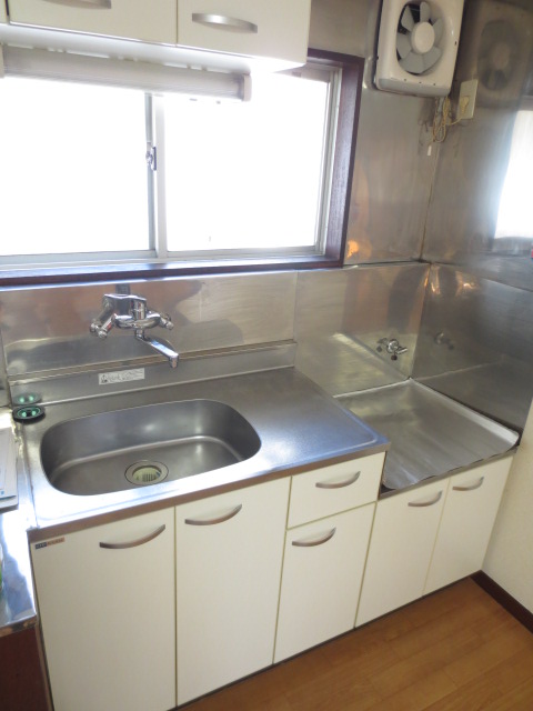 Kitchen. Gas stove installation Allowed