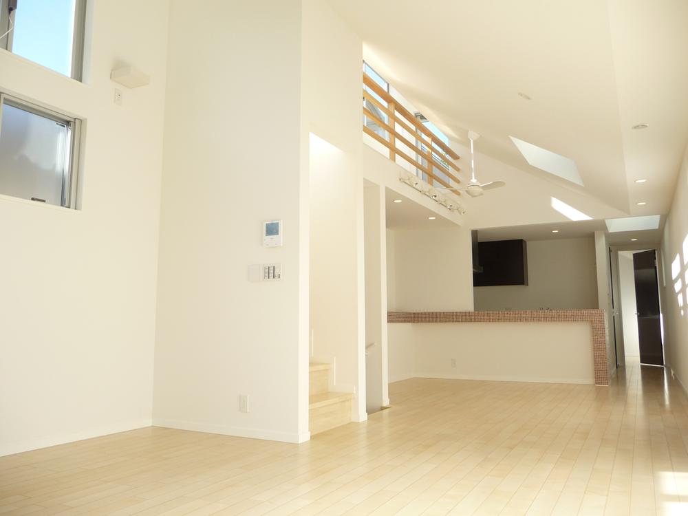 Same specifications photos (living). Same specifications