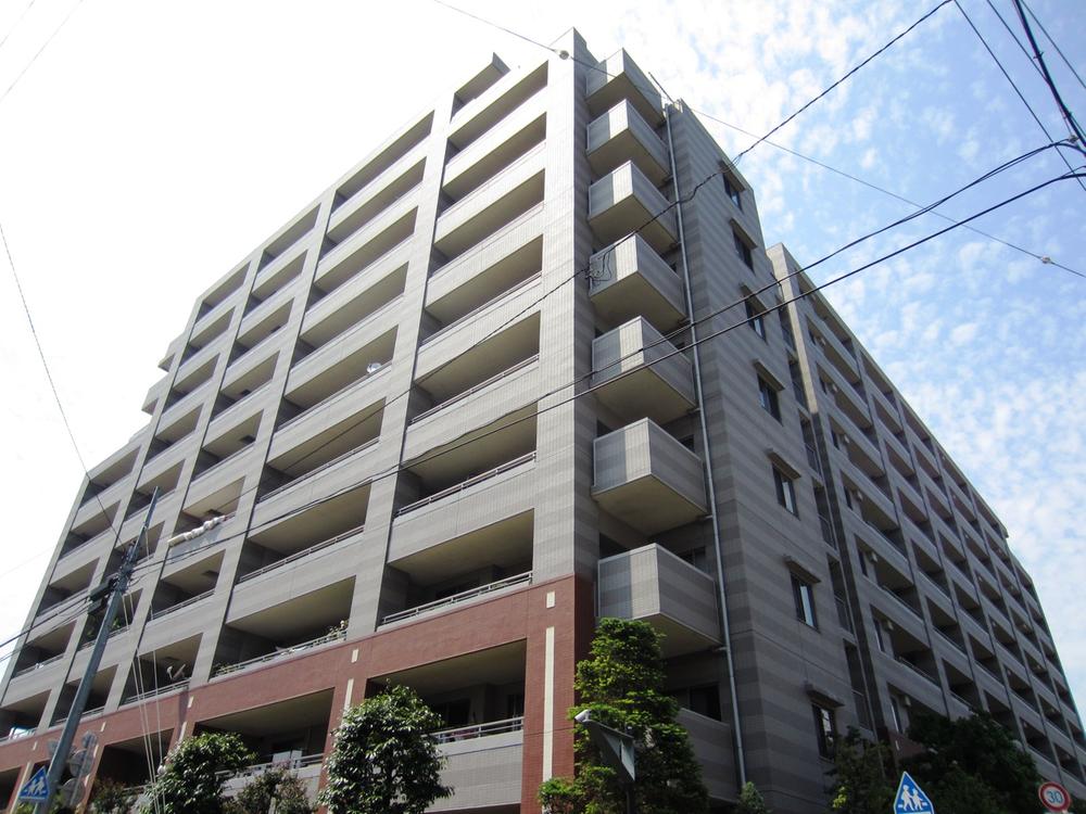 Local appearance photo. Powerful appearance of the large-scale apartment (Total units 128 units) 2013 October shooting