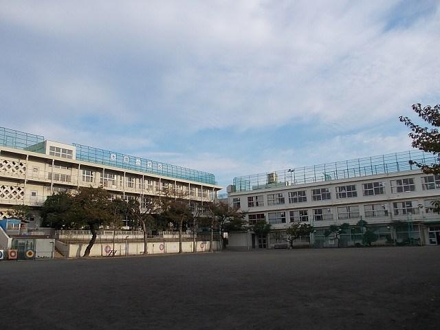 Primary school. 333m to Ota Tatsuchi snow Elementary School