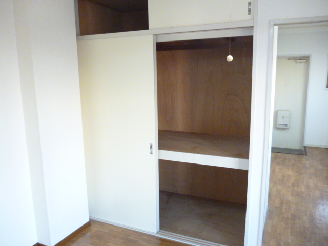 Receipt. Western-style in the housing