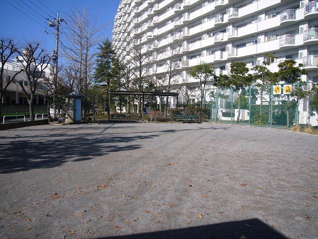 park. Furuichi of the adjacent Central Park