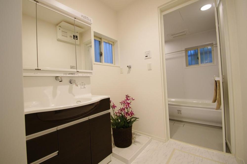 Wash basin, toilet. (A Building) same specification