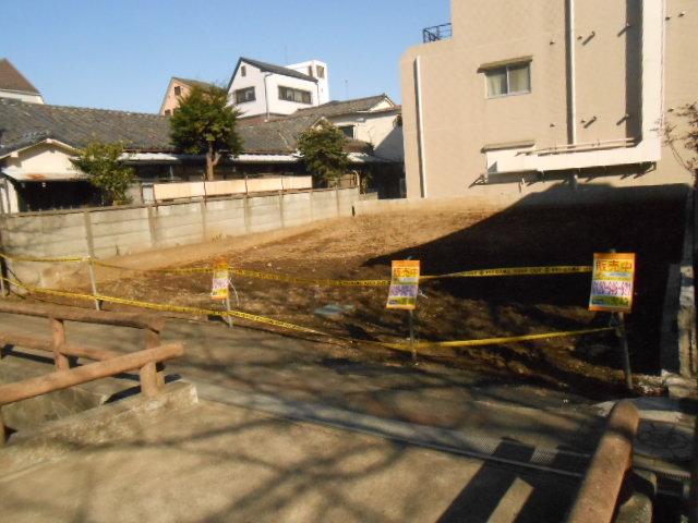 Local appearance photo. Local (12 May 2013) Shooting