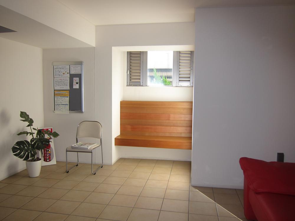 Entrance. Common areas