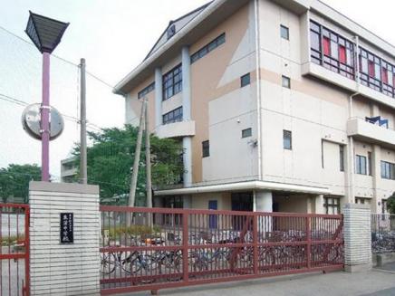 Junior high school. 714m to Ota Tatsuhigashikaba junior high school