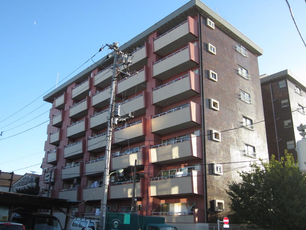 Local appearance photo. Local (11 May 2013) Shooting