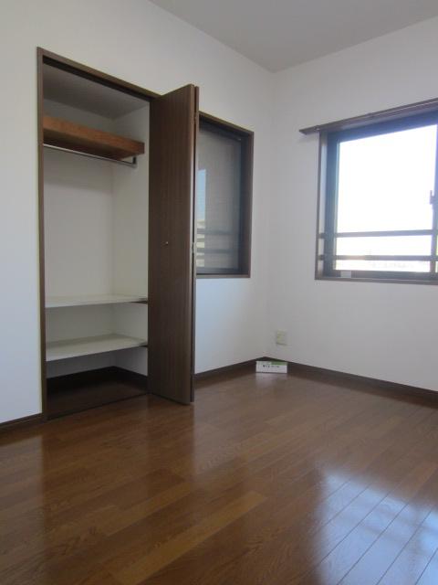 Non-living room. Western-style about 5 tatami With closet