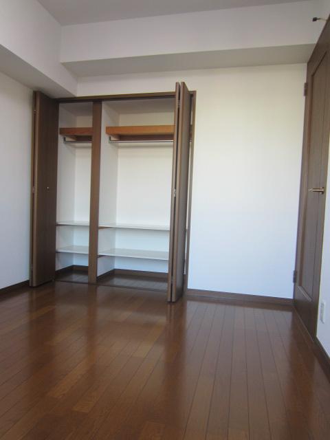 Receipt. Western-style 5.8 tatami closet