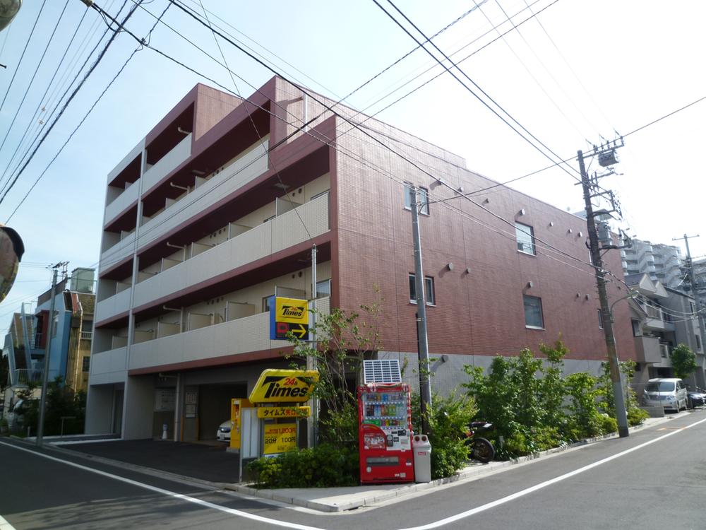 Local appearance photo. Local (August 2012) shooting