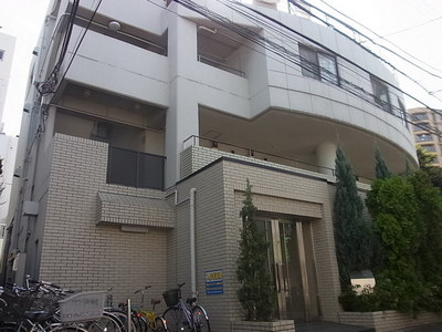 Building appearance. Indoor full renovated