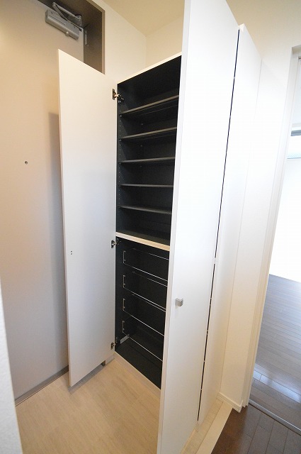 Entrance. Shoes BOX ☆