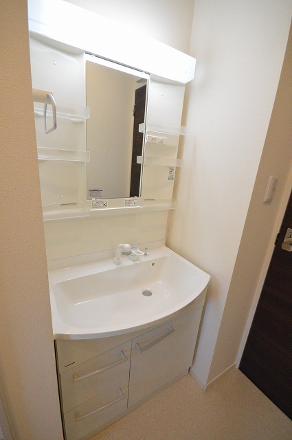 Washroom. Shampoo dresser ☆