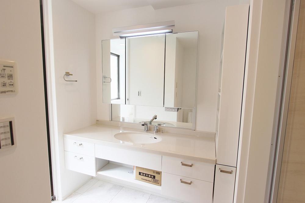 Wash basin, toilet. Also it looks good widely usability work space