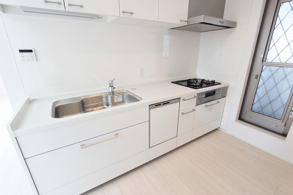 Kitchen. Kitchen of the C Building is an independent type and living