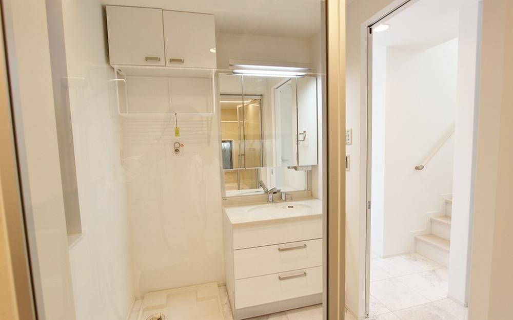 Wash basin, toilet. C Building