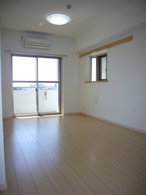 Living and room. Western-style (10.8 Pledge) Corner room ・ Two-sided lighting ☆  Facing south in a bright room