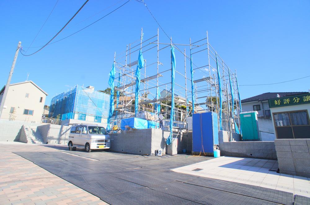 Local appearance photo. Local (12 May 2013) Shooting