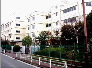 Junior high school. Misono 142m until junior high school (junior high school)