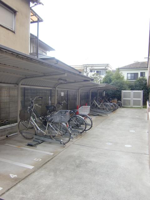 Other common areas. Bicycle-parking space, Bike shelter