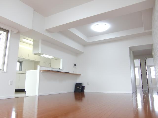 Living. 23.1 Pledge of spacious living.