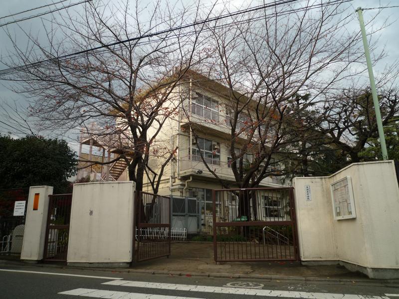 Junior high school. East Chofu until junior high school 630m