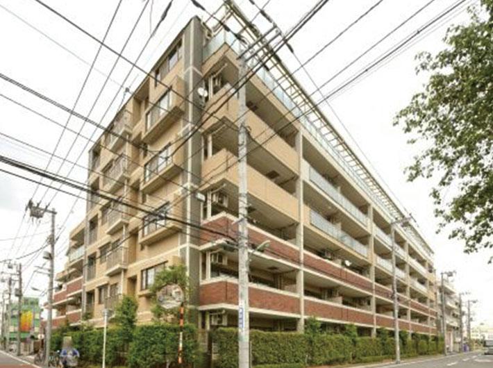 Local appearance photo. Administrative expenses: 9700 yen / Month repair reserve: 6050 yen / Month Parking: 17000 yen ~ 19000 yen / Month