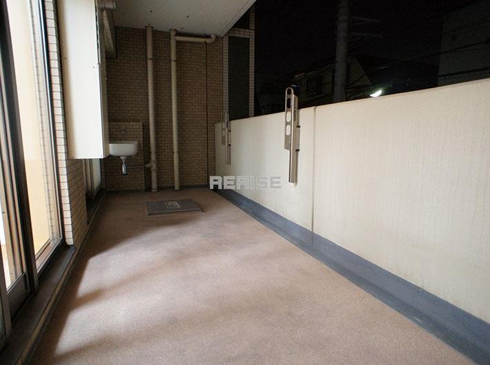 Balcony. width, Balcony with depth