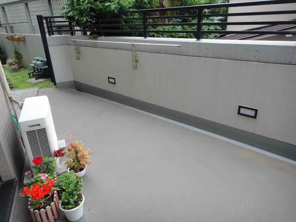 Other. Care is also easier because the ground is concrete. Private deck part ・ 14.13 sq m