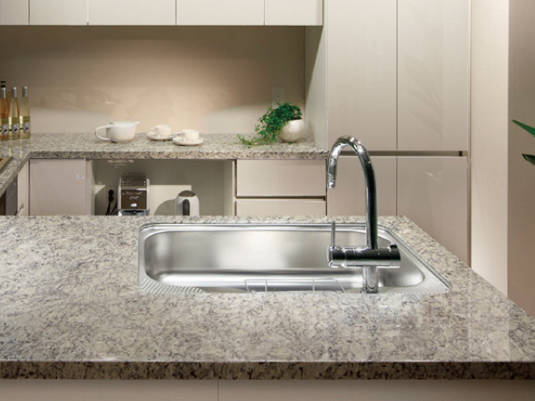 Kitchen.  [Natural stone kitchen counter] To counter, Adopt a natural stone. With only the real thing, Texture, Gloss, Presence will produce a high-grade kitchen. ( ※ Less than, All the published photograph of the model room D type ・ Some paid option (application deadline have) including)