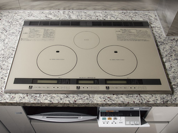Kitchen.  [IH cooking heater] Heating and light thermal sensor senses the temperature drop of the pan bottom. You can cook in a stable thermal. further, The degree of fire also you can easily, such as it is difficult to egg dishes in the preheating Automatic function. Also, Is also easy to clean in the top plate is only wipe a flat for whip.
