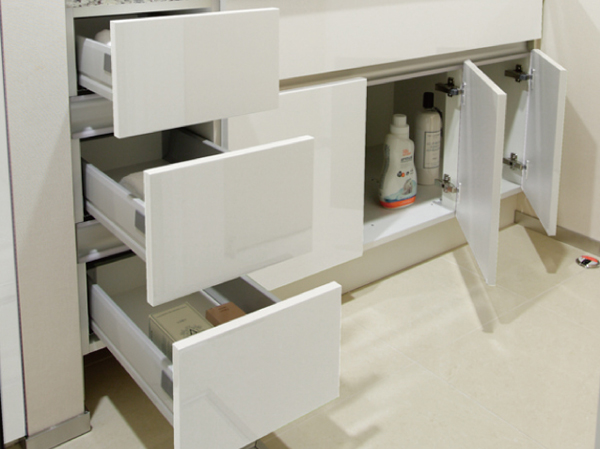 Receipt.  [Functional storage] The surface material of the housing is, And urethane mirror paint finish. Storage rich linen cabinet Ya, It established a health meter storage space to wash your honor, It has extended functionality. The storage door, Soft-close to soften the impact. Also in the drawer, It adopted a bull motion close to the smooth.