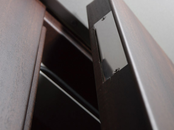 Security.  [Security sensors] To all of the windows can be opened and closed the front door, Installing the security sensors to monitor the suspicious person of intrusion. Once you have set the security device at the time of going out at the time and bedtime, An alarm at the moment when the door or window is opened, It will send an emergency signal subsequently to Secom. (Same specifications)