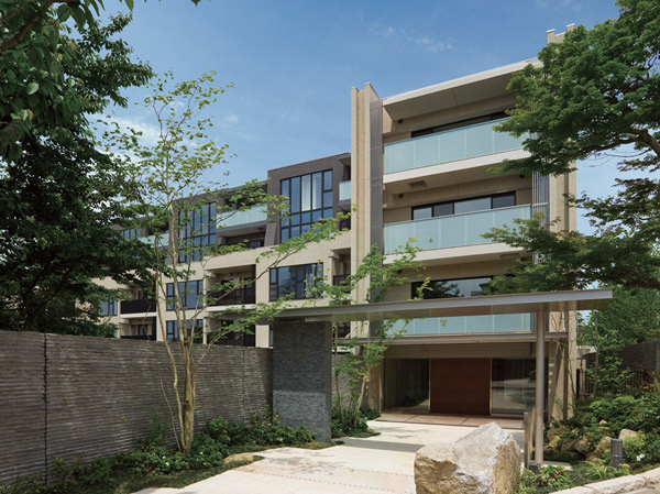 Buildings and facilities. Also to those who live, Even to people who visit, To be a mansion to be loved long, Design the nature and appearance to blend gently around. (Building completed photo, All of the following publication of building photo May 2012 shooting)